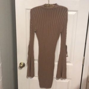 Stylish body con midi dress